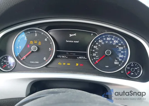 2013 Volkswagen Touareg Tdi Lux z USA, uszkodzony, nr VIN WVGEP9BP1DD004083